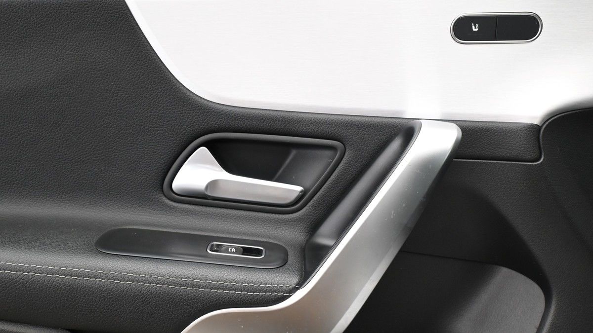 Mercedes-Benz CLA Image 13