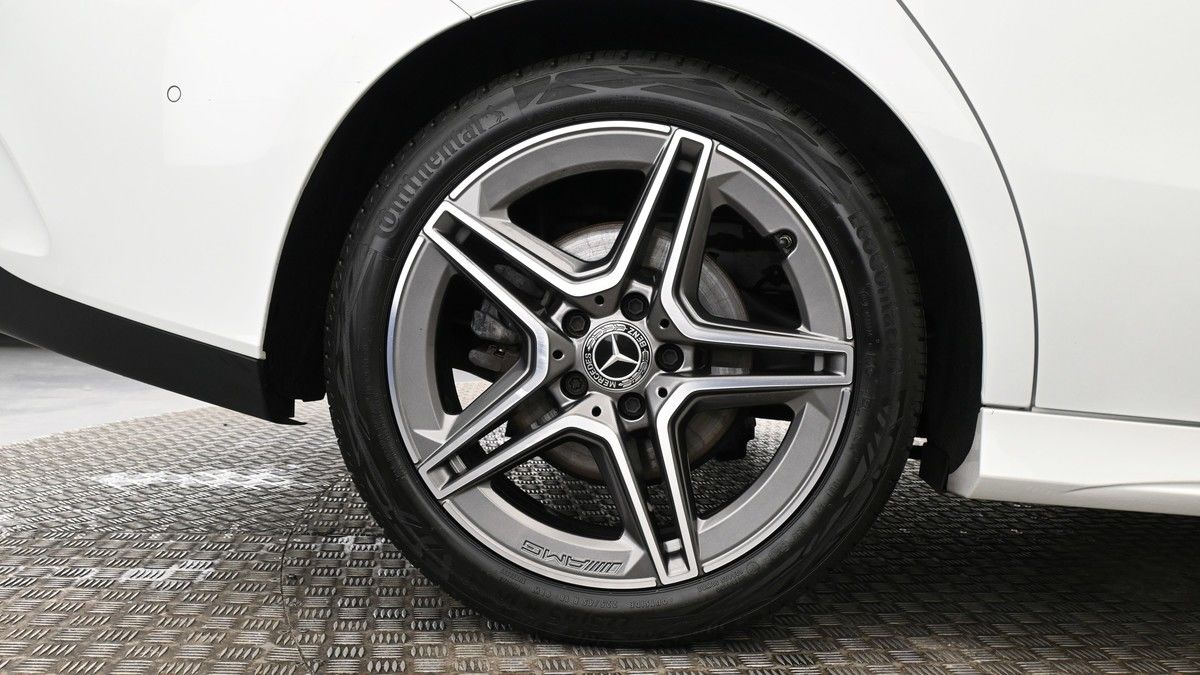 Mercedes-Benz CLA Image 9