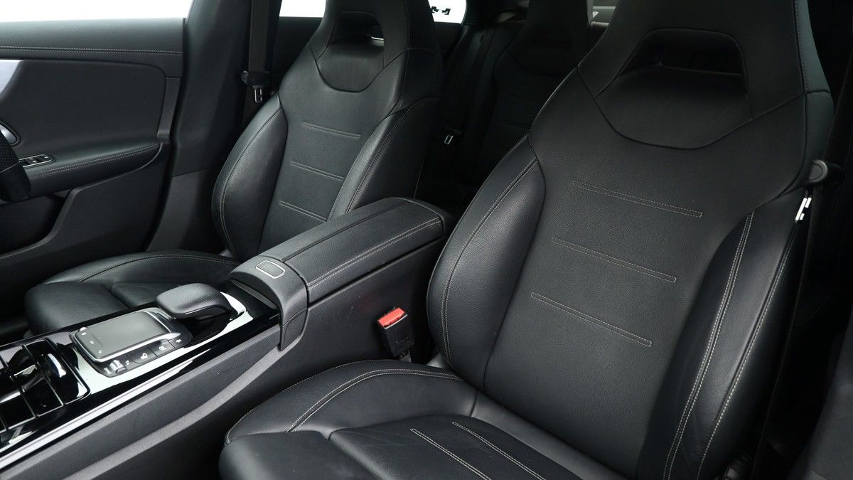 Mercedes-Benz CLA Image 4