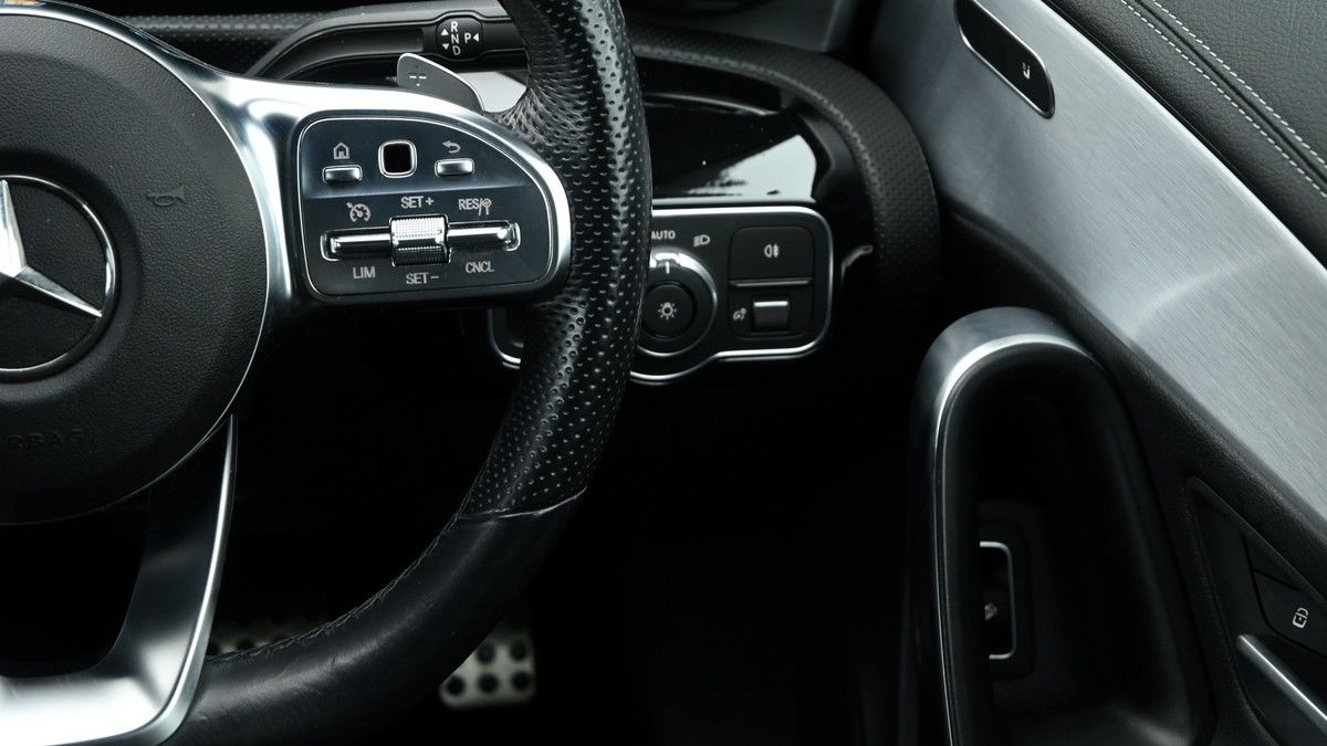 Mercedes-Benz CLA Image 16