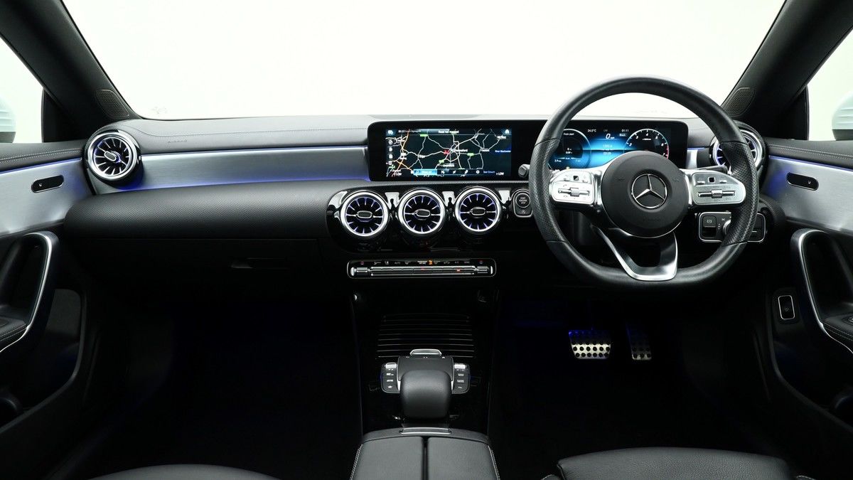 Mercedes-Benz CLA Image 14