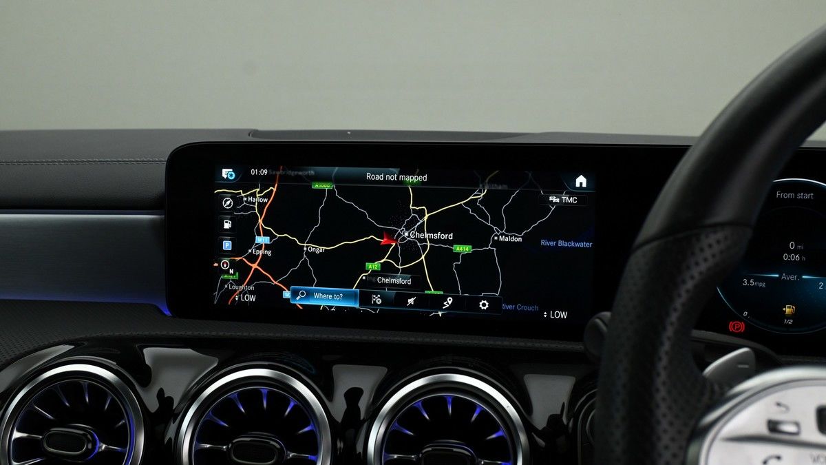 Mercedes-Benz CLA Image 11