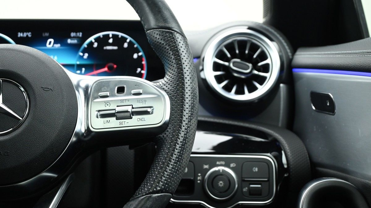 Mercedes-Benz CLA Image 16