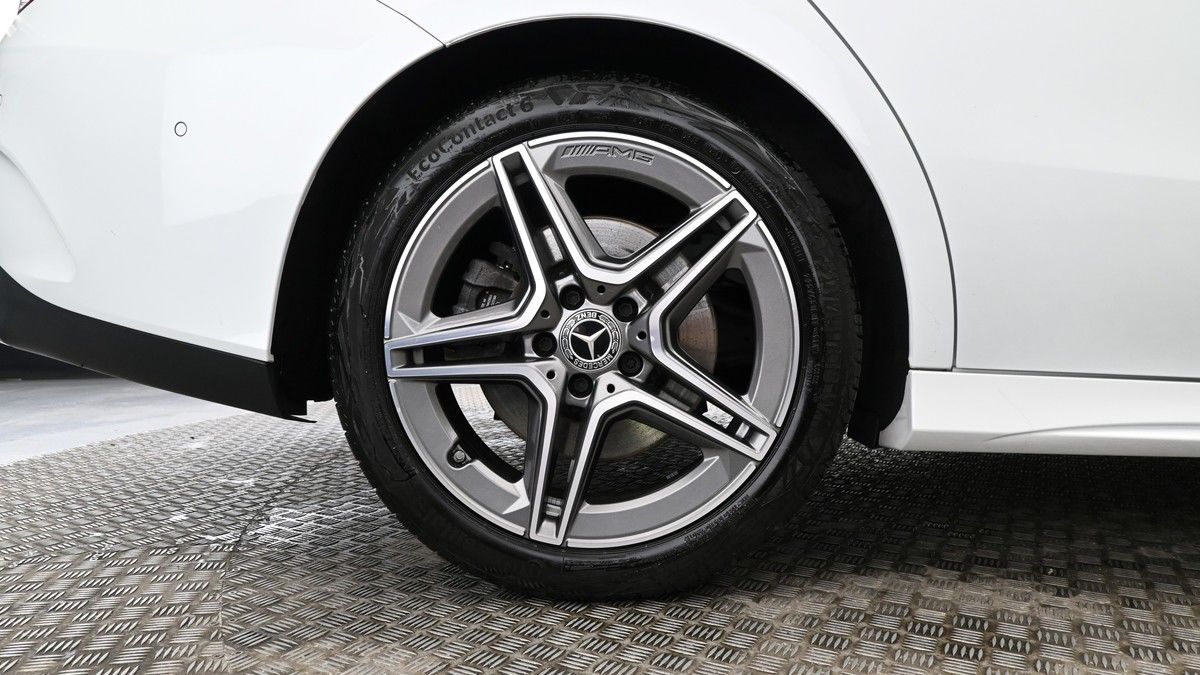 Mercedes-Benz CLA Image 9
