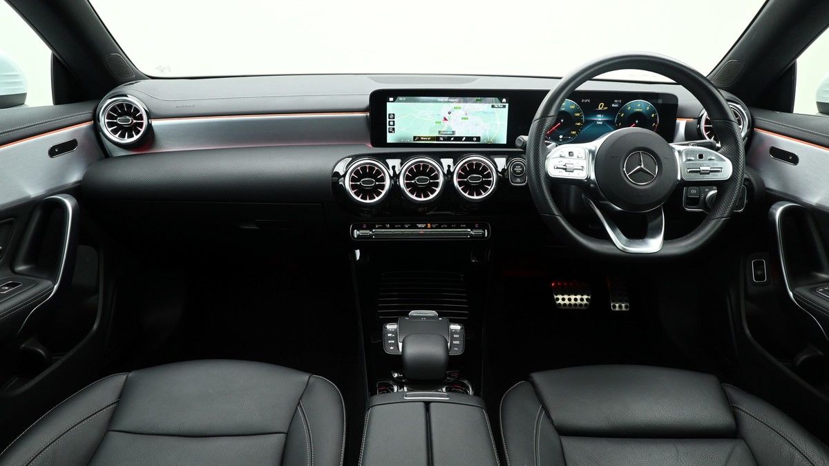Mercedes-Benz CLA Image 14