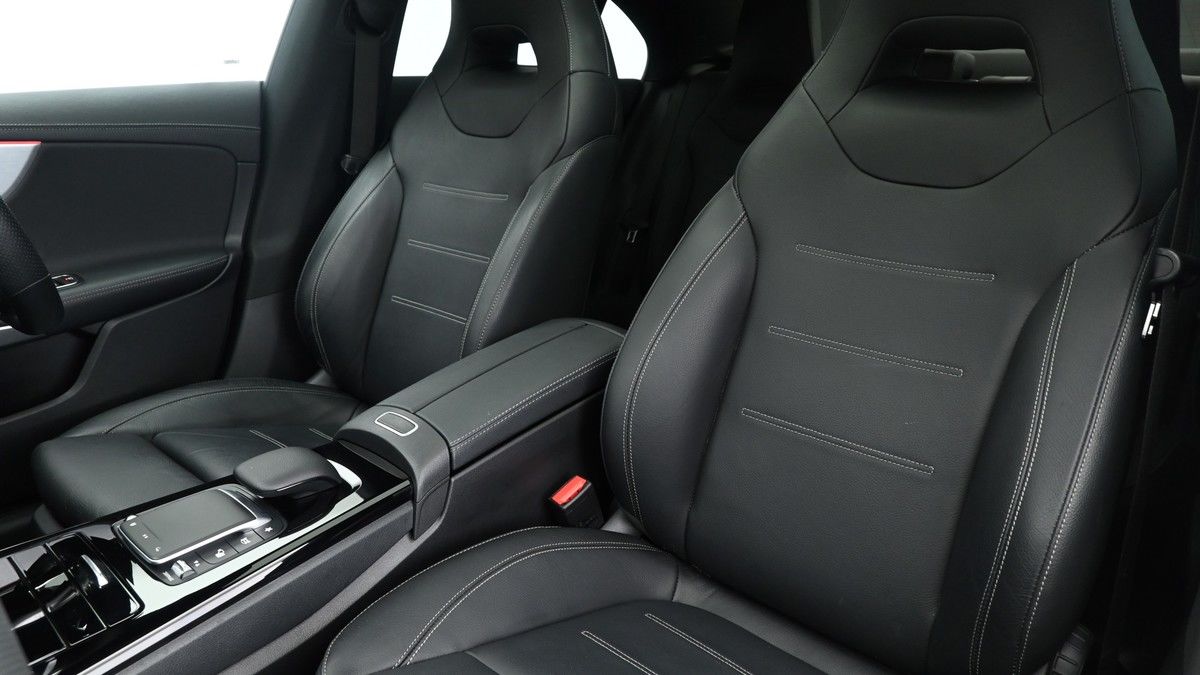 Mercedes-Benz CLA Image 4