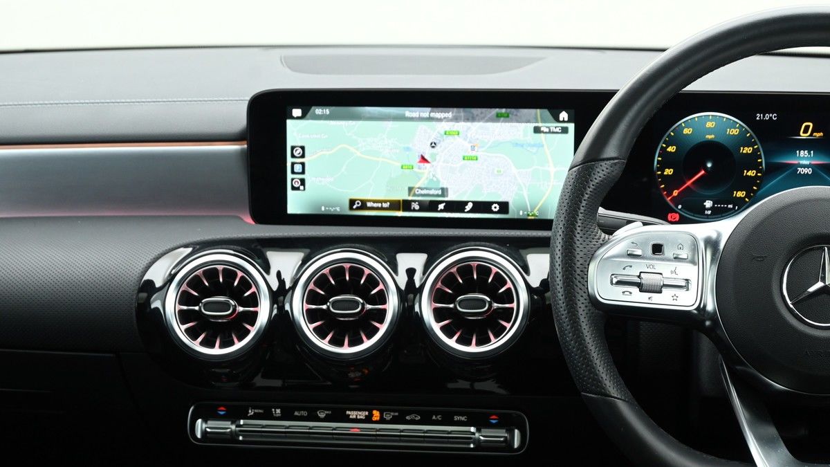 Mercedes-Benz CLA Image 15