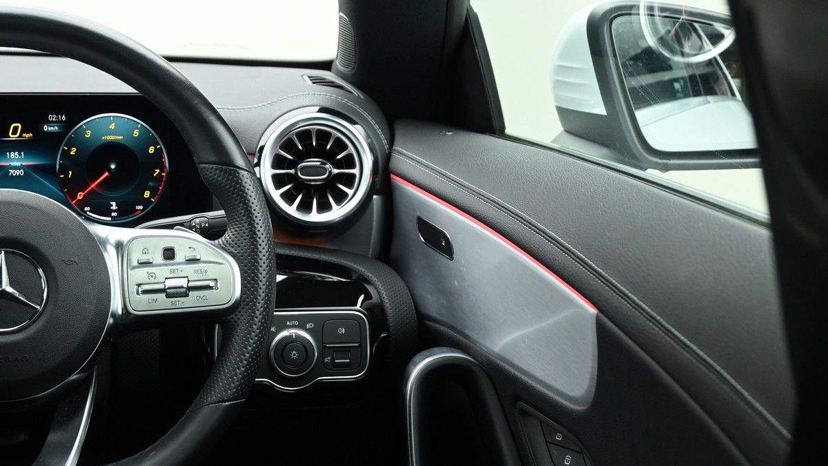 Mercedes-Benz CLA Image 16