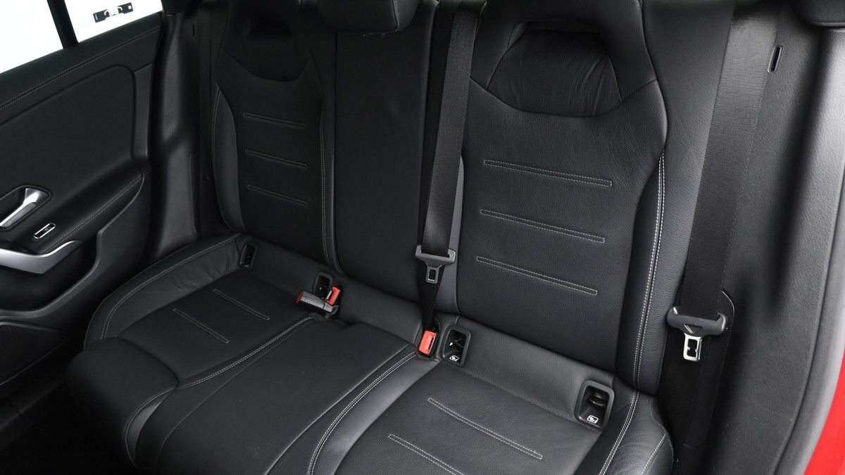 Mercedes-Benz CLA Image 4