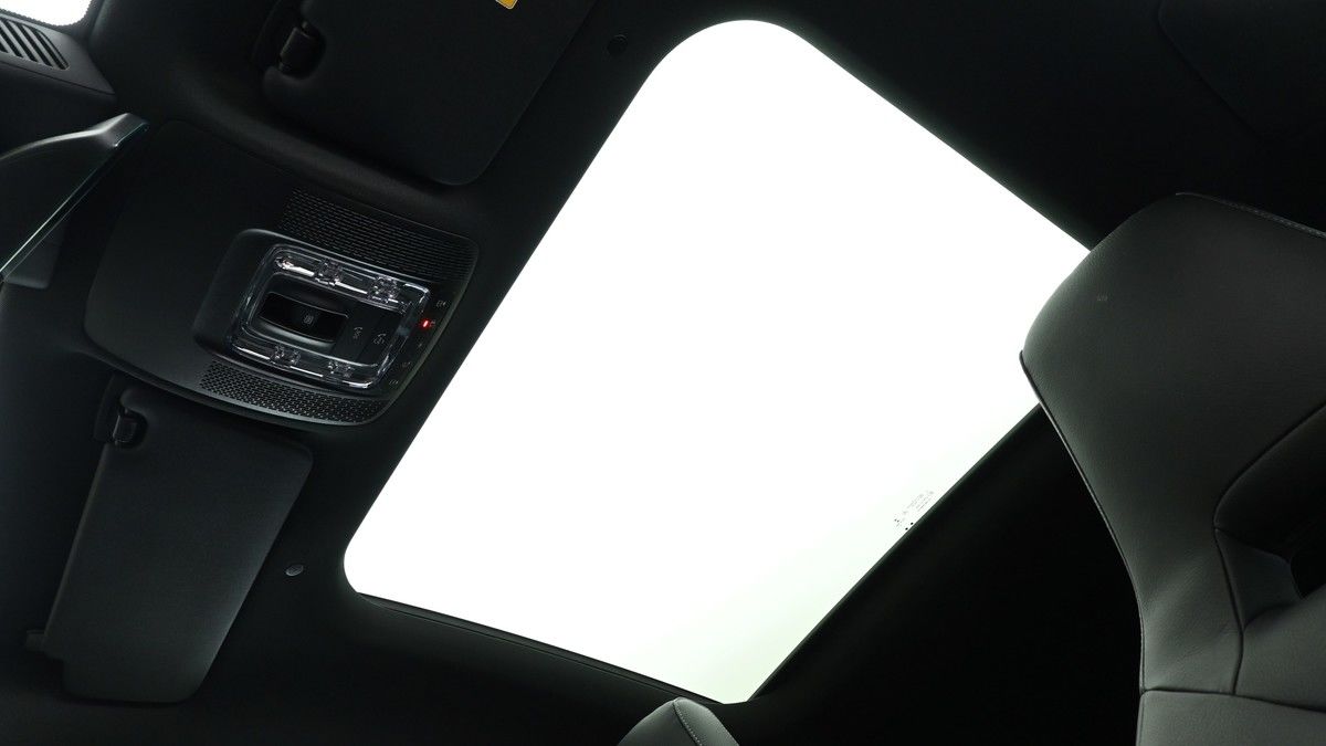 Mercedes-Benz CLA Image 2