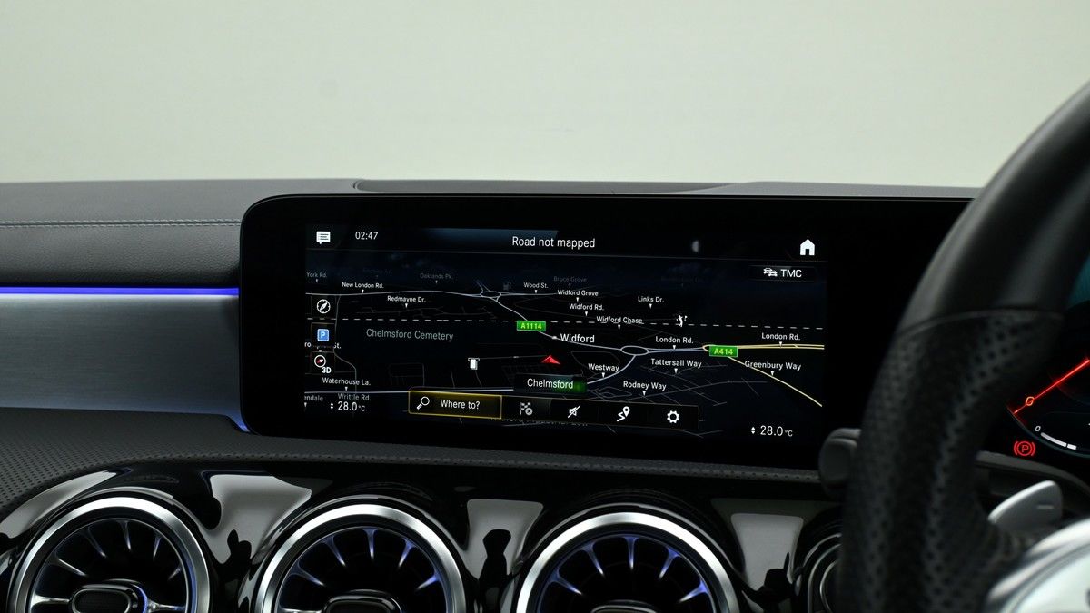 Mercedes-Benz CLA Image 11