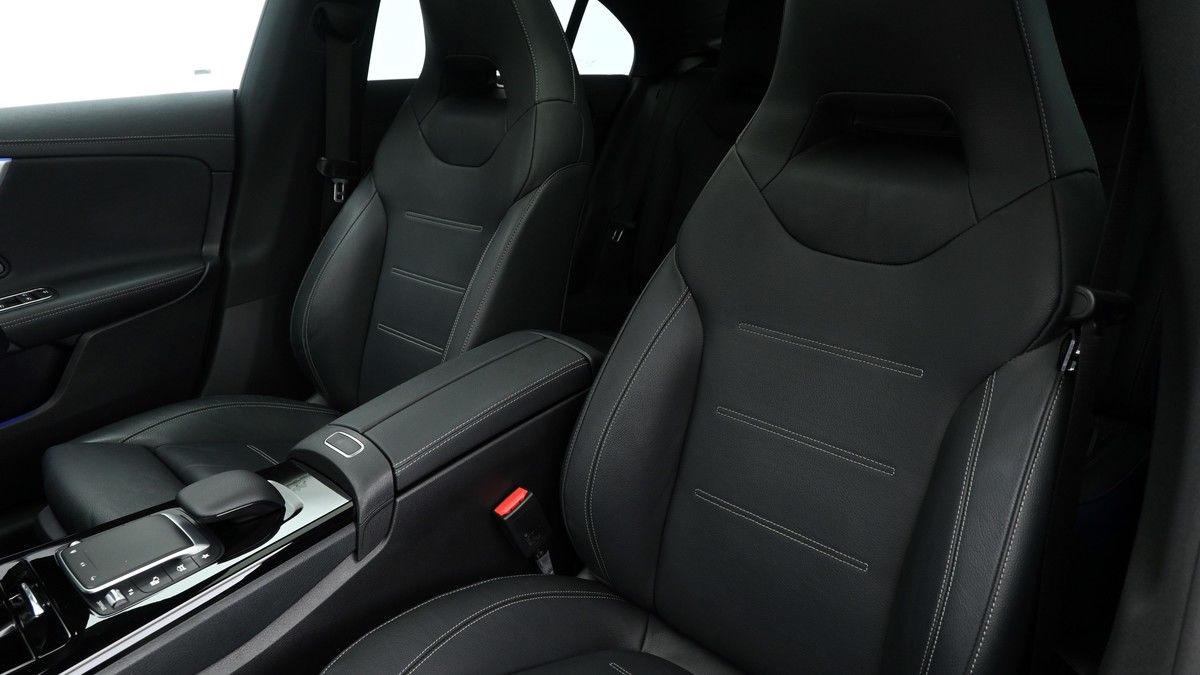 Mercedes-Benz CLA Image 4