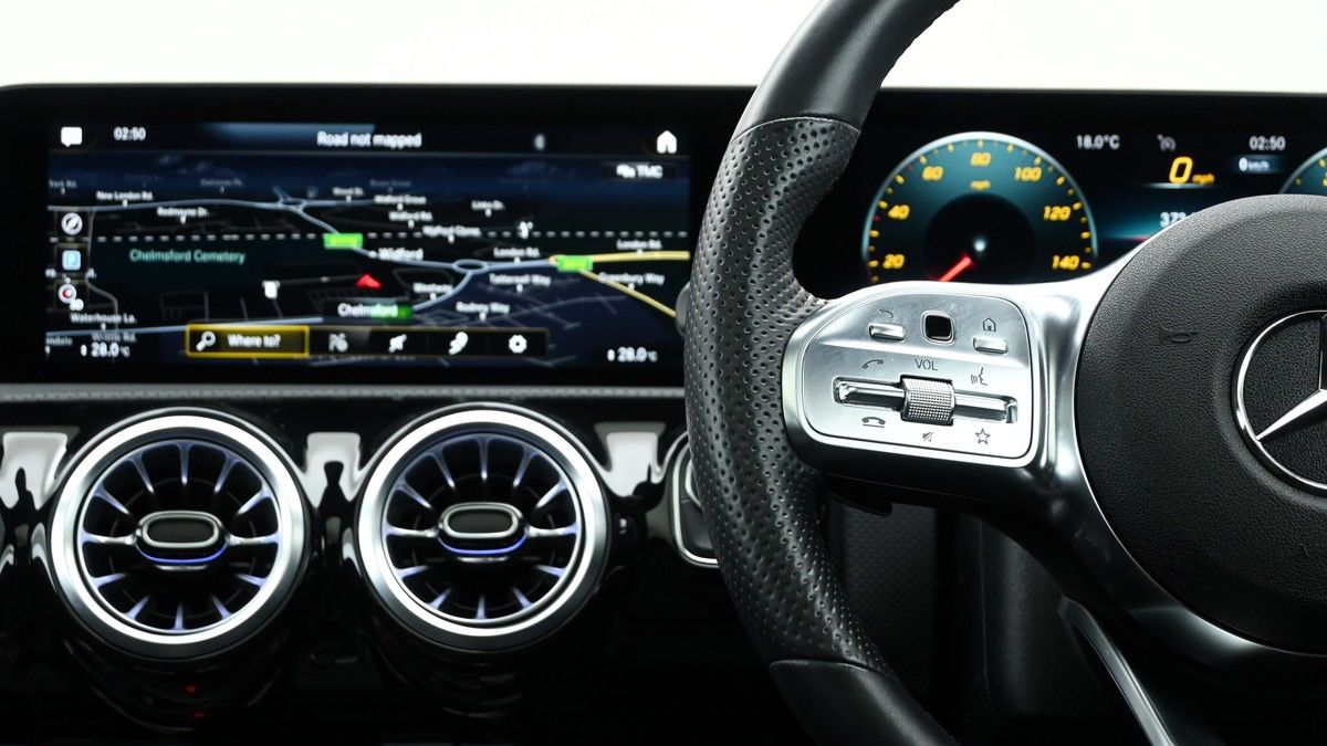 Mercedes-Benz CLA Image 15