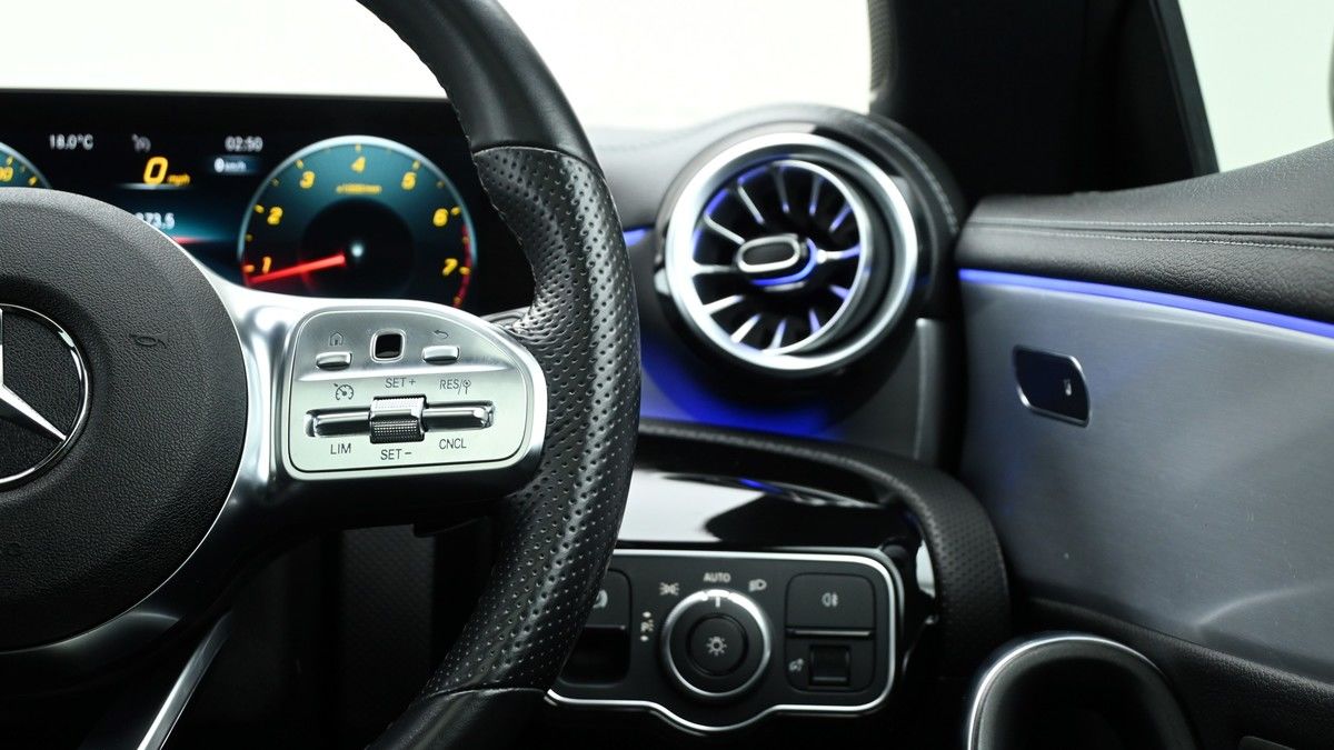 Mercedes-Benz CLA Image 16