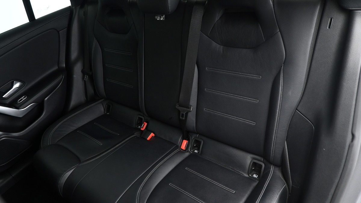 Mercedes-Benz CLA Image 4