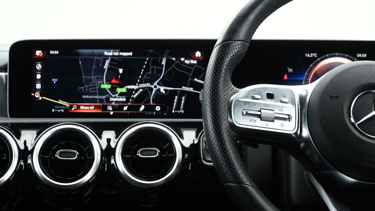 Mercedes-Benz CLA Image 14