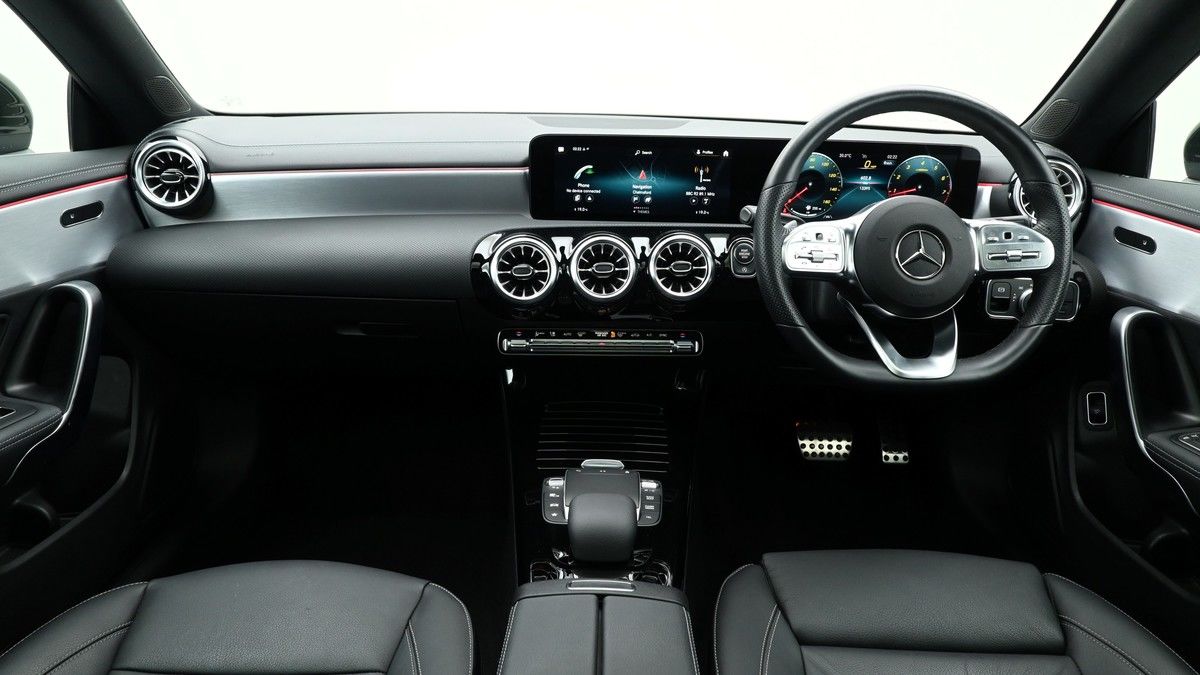 Mercedes-Benz CLA Image 14