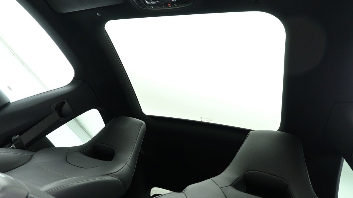 Mercedes-Benz CLA Image 2