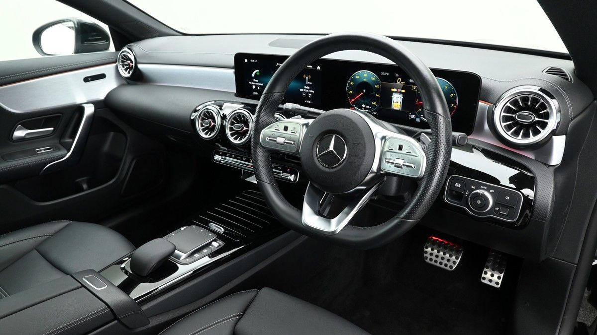 Mercedes-Benz CLA Image 3
