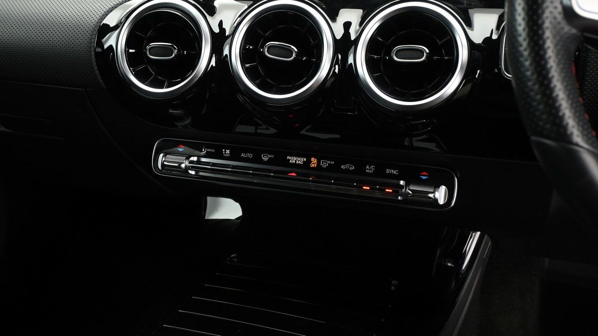 Mercedes-Benz A Class Image 11