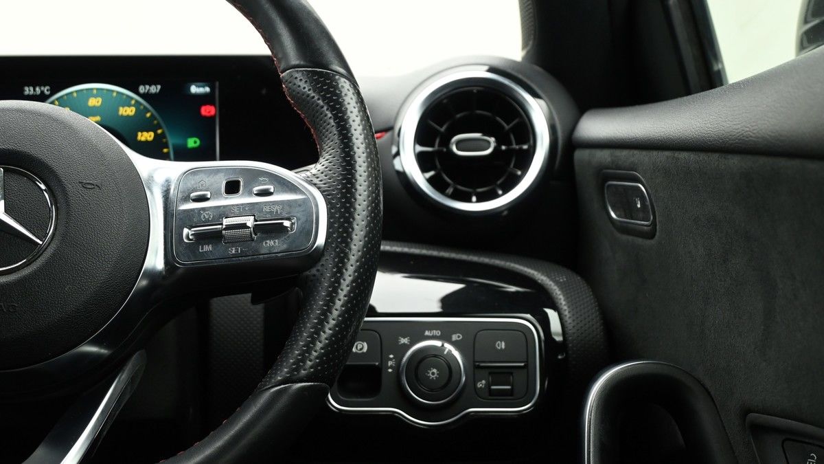 Mercedes-Benz A Class Image 15