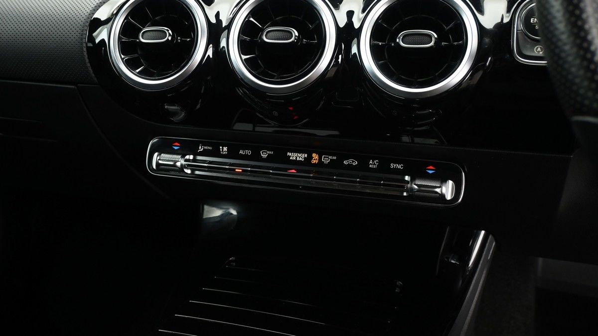 Mercedes-Benz A Class Image 11
