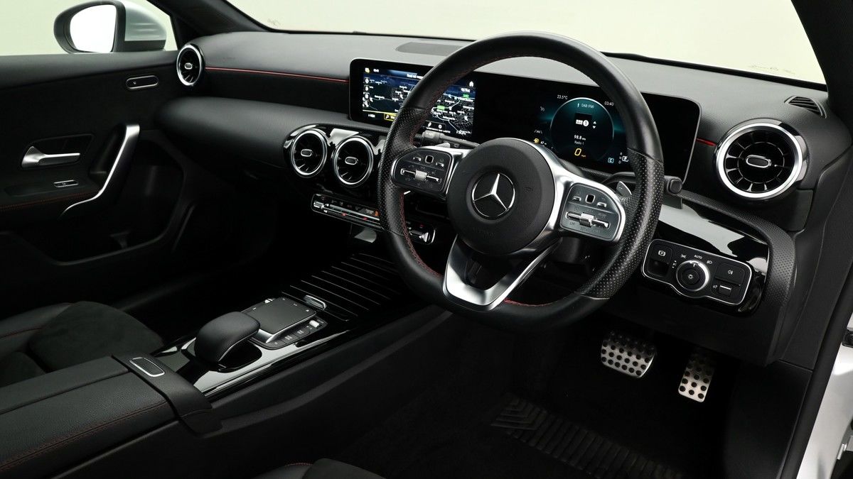 Mercedes-Benz A Class Image 2