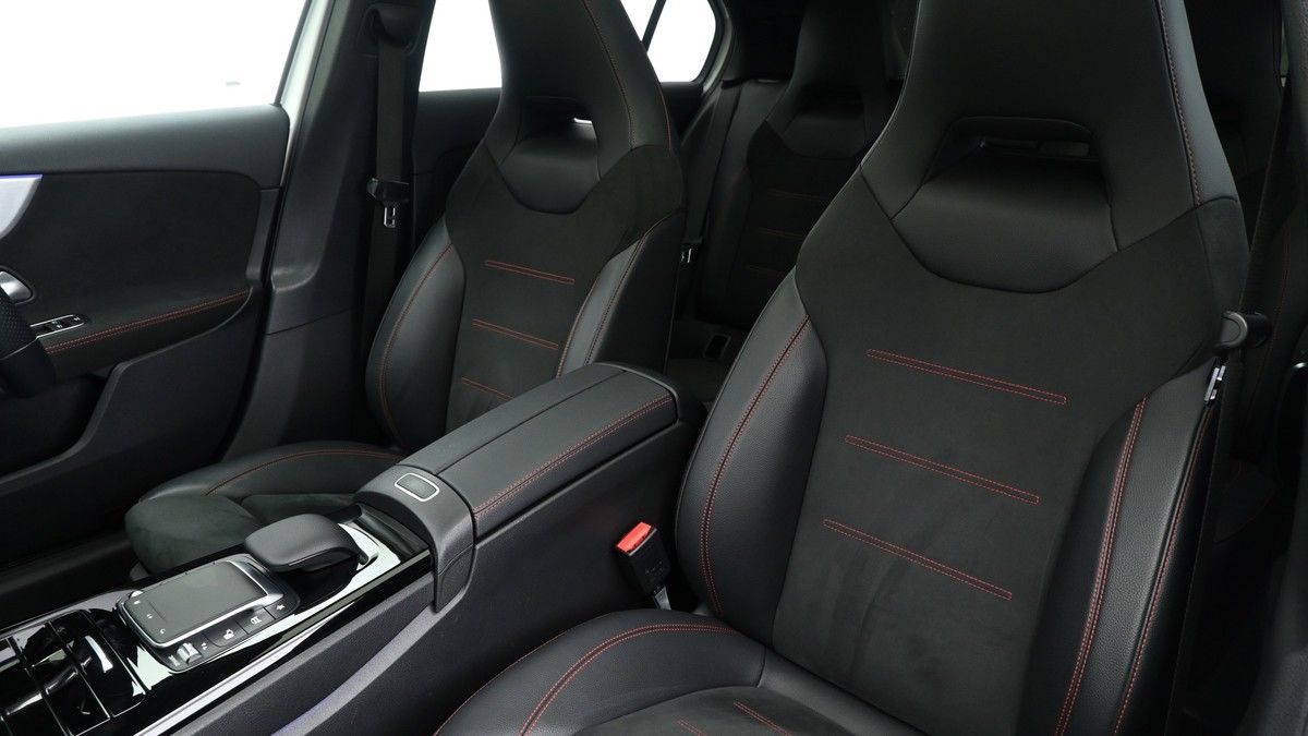 Mercedes-Benz A Class Image 3
