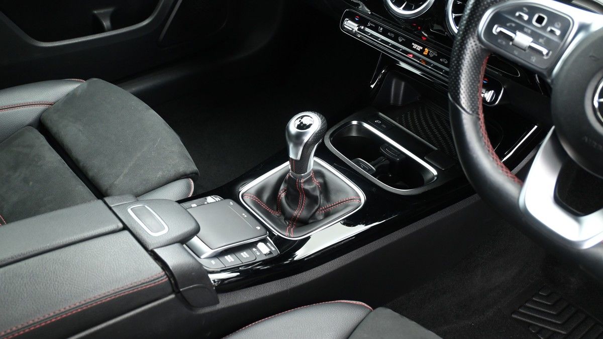 Mercedes-Benz A Class Image 2