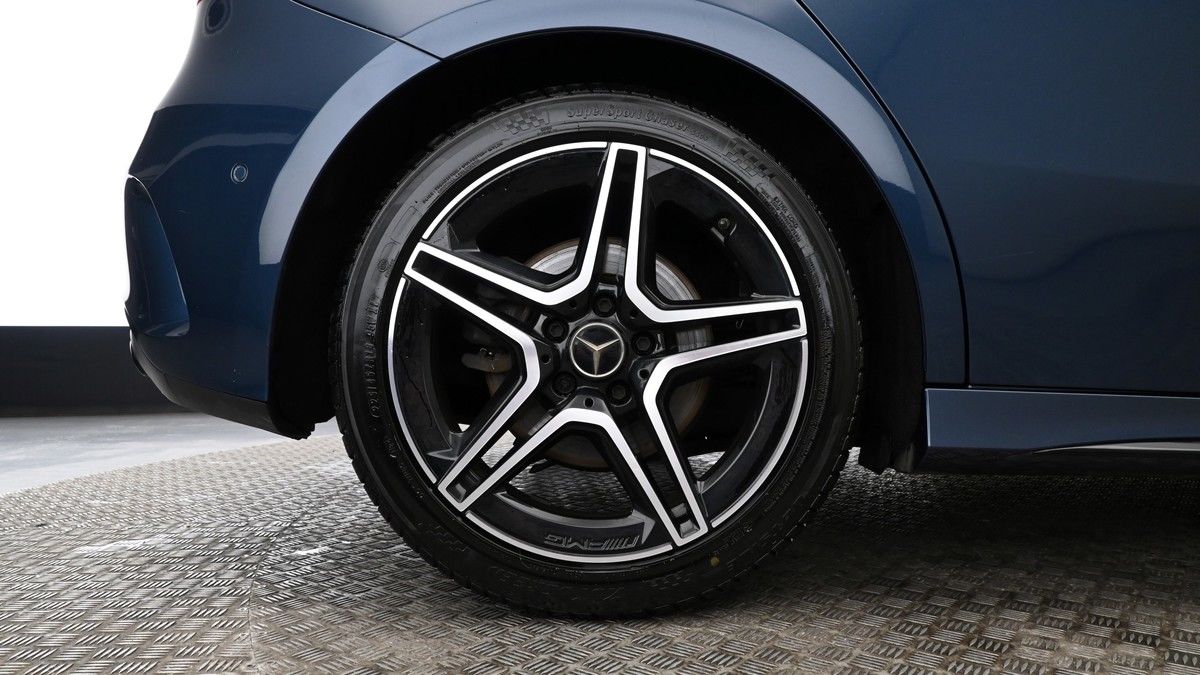 Mercedes-Benz A Class Image 8