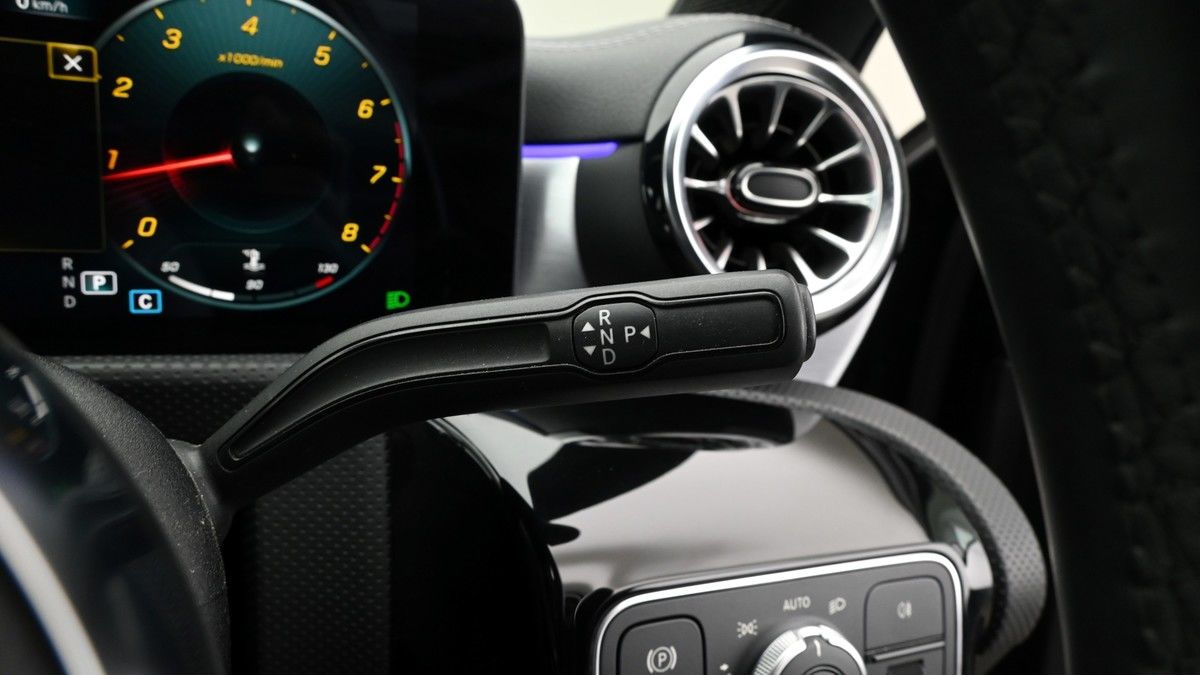 Mercedes-Benz A Class Image 2