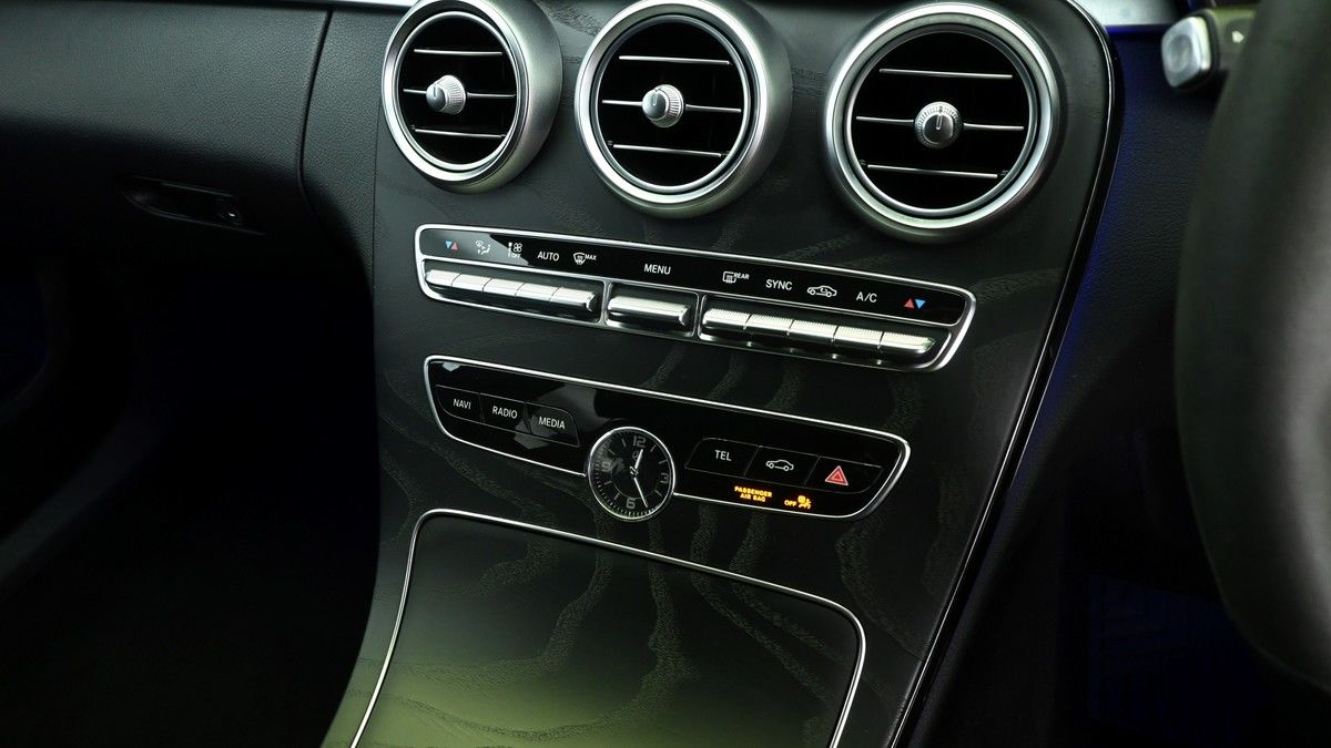 Mercedes-Benz C Class Image 12