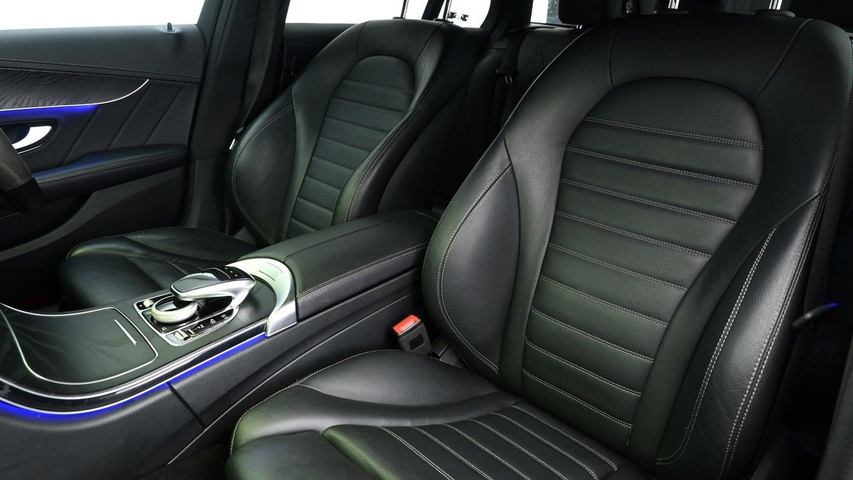 Mercedes-Benz C Class Image 4