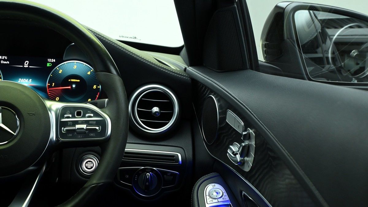 Mercedes-Benz C Class Image 16