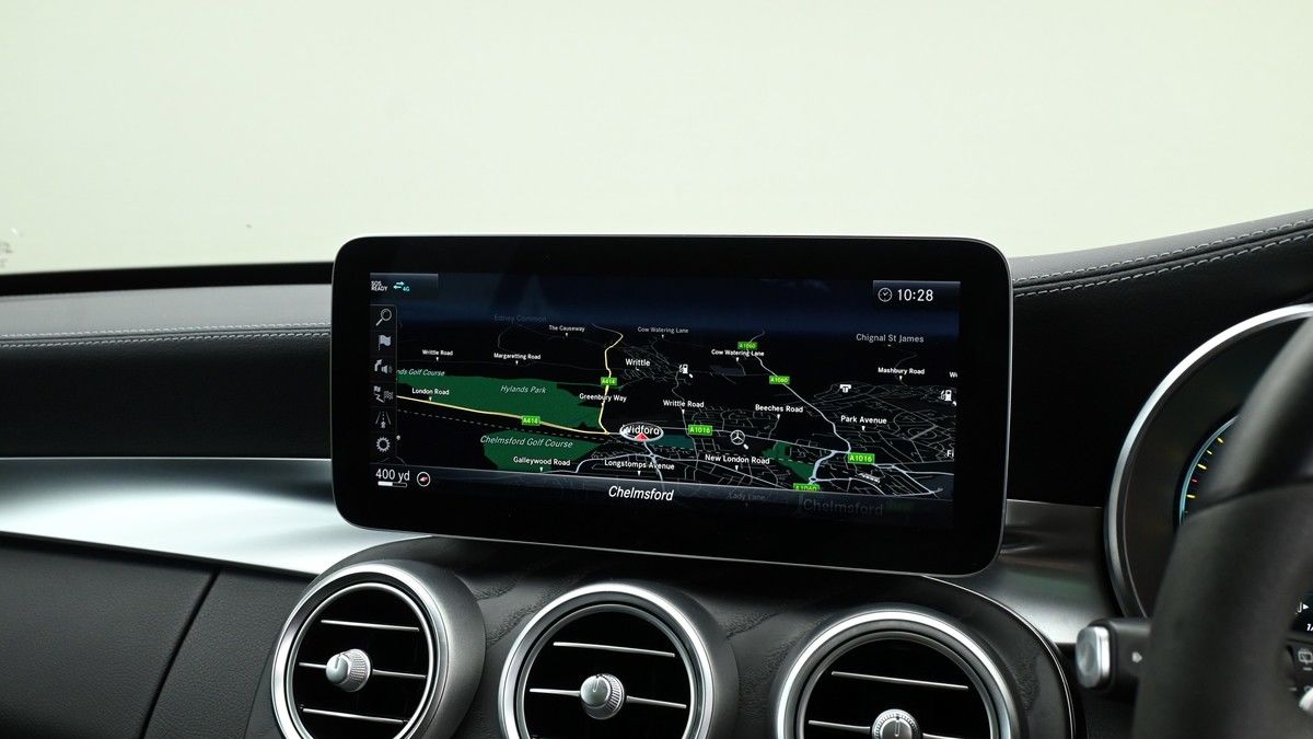 Mercedes-Benz C Class Image 11