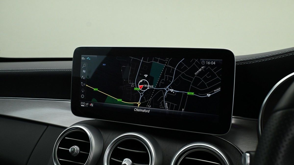 Mercedes-Benz C Class Image 11