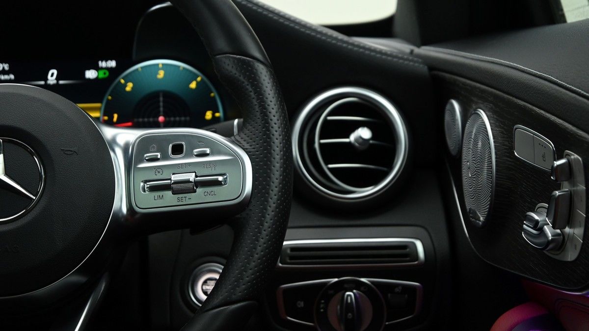 Mercedes-Benz C Class Image 16