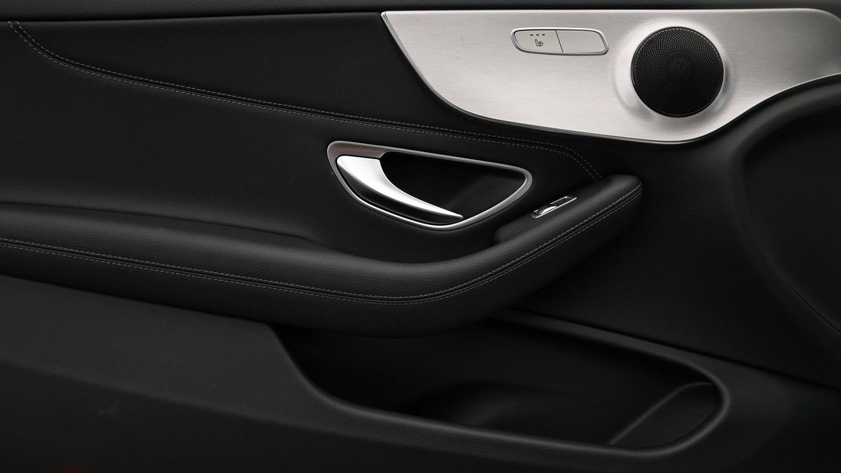 Mercedes-Benz C Class Image 12