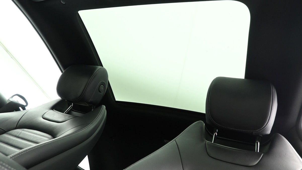 Mercedes-Benz C Class Image 2