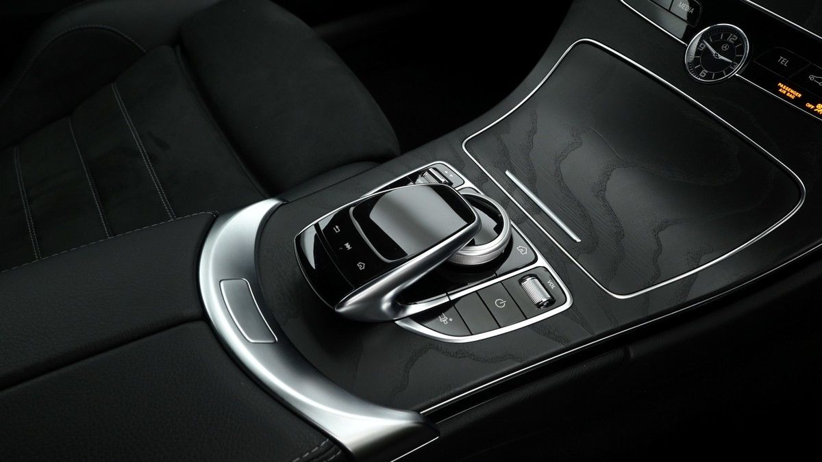 Mercedes-Benz C Class Image 2