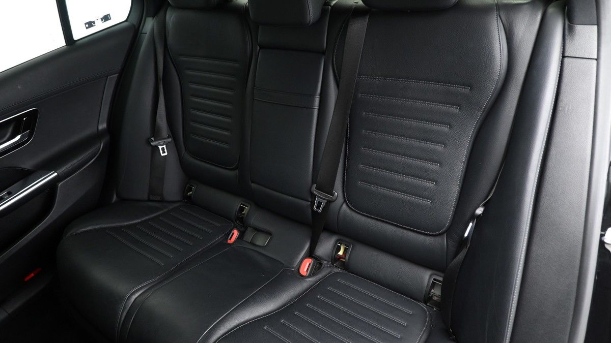 Mercedes-Benz C Class Image 4