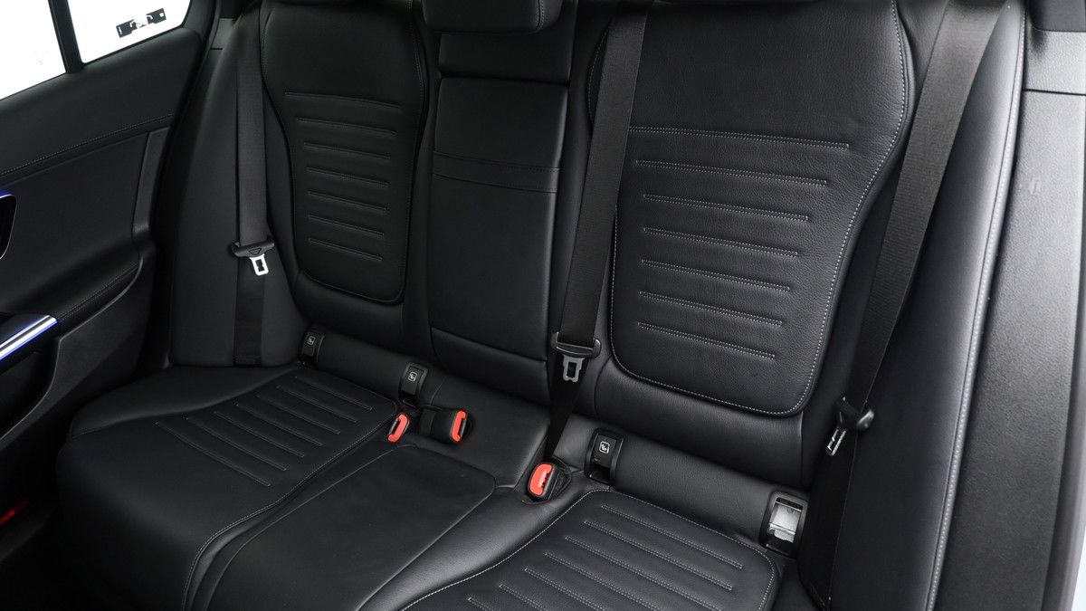 Mercedes-Benz C Class Image 4