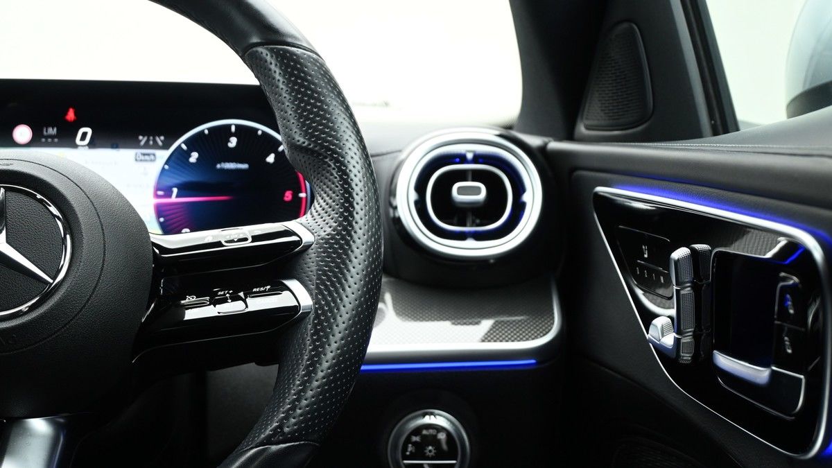 Mercedes-Benz C Class Image 15