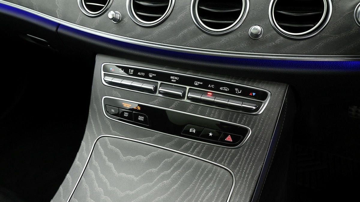 Mercedes-Benz E Class Image 12