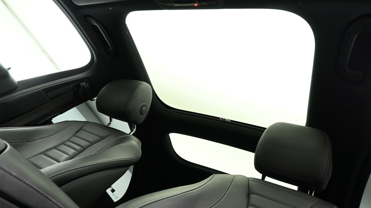 Mercedes-Benz E Class Image 2