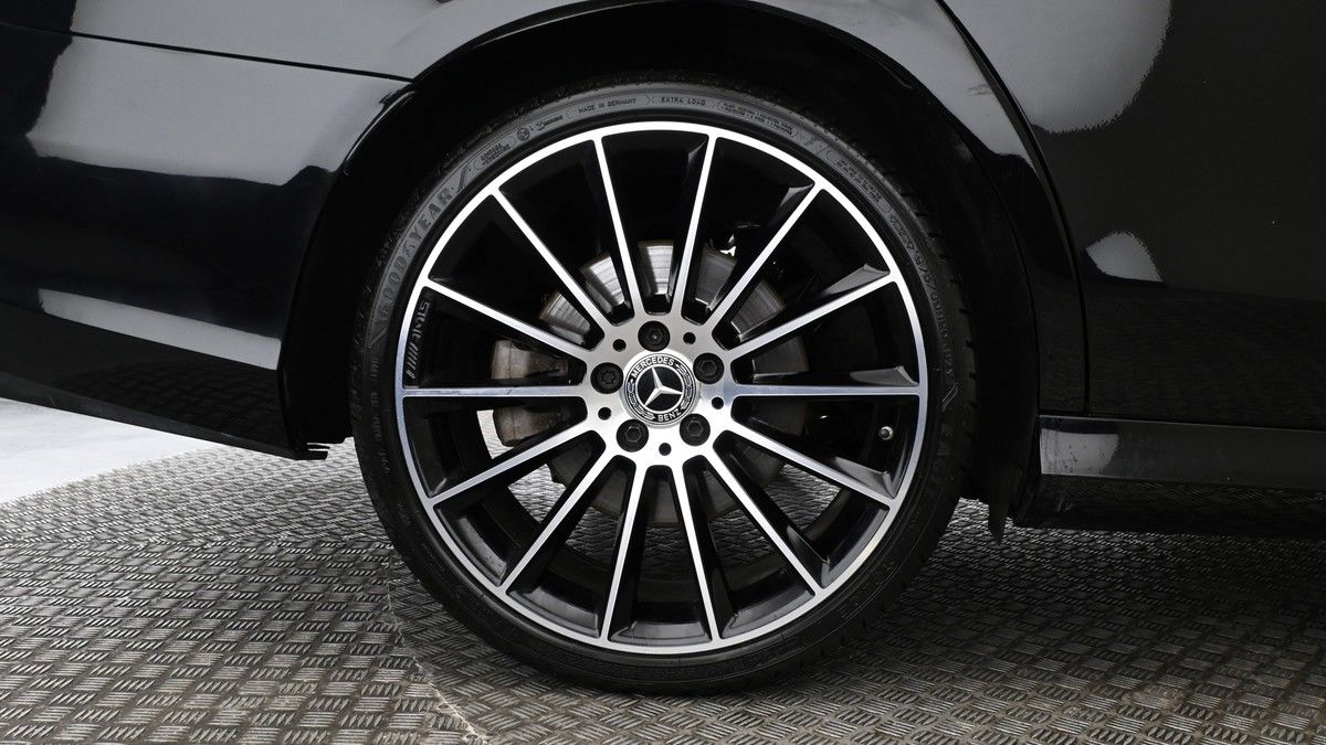 Mercedes-Benz E Class Image 9