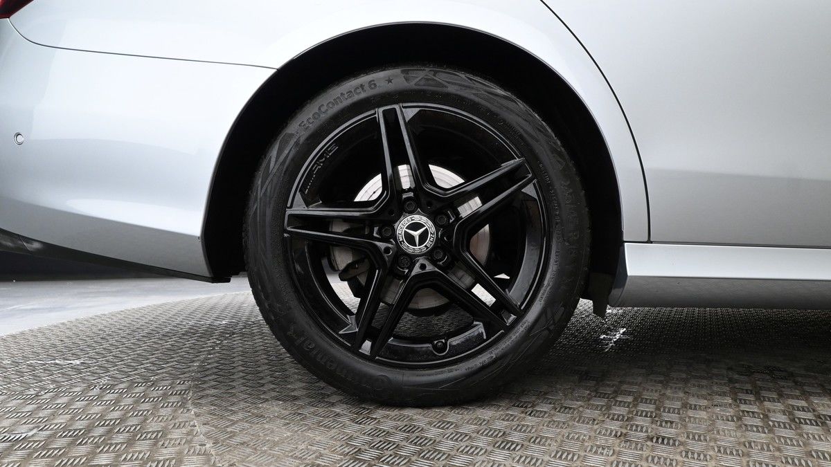 Mercedes-Benz E Class Image 8