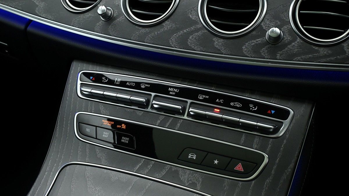 Mercedes-Benz E Class Image 12