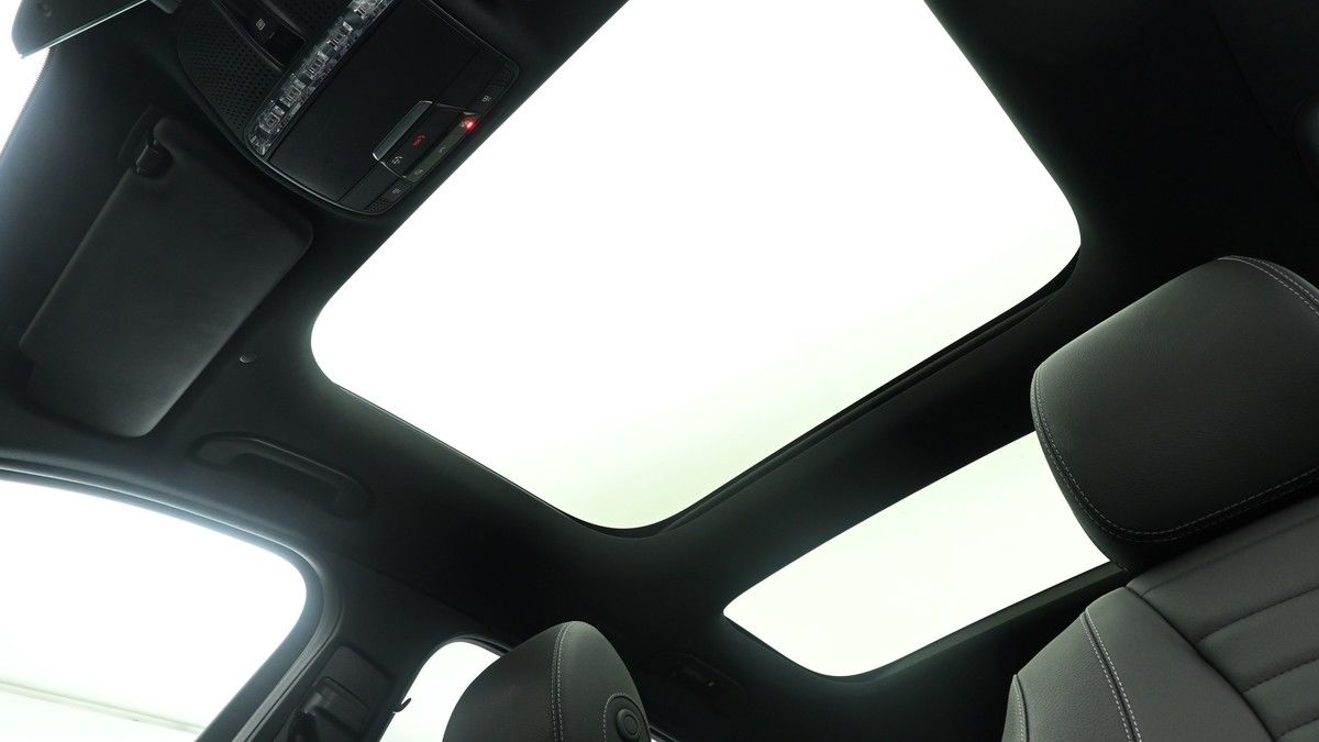 Mercedes-Benz E Class Image 2