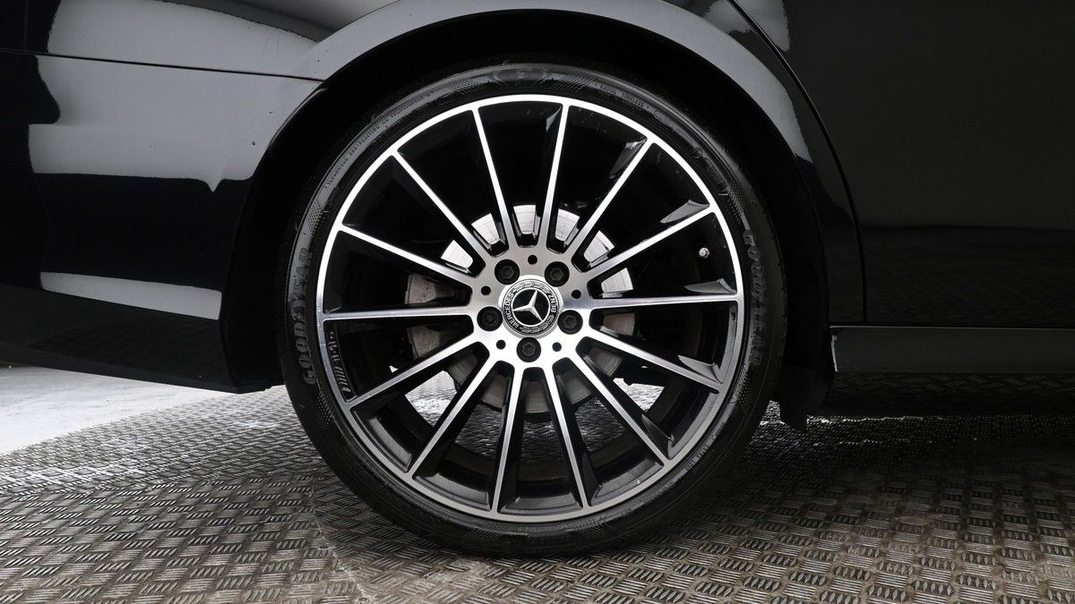 Mercedes-Benz E Class Image 9